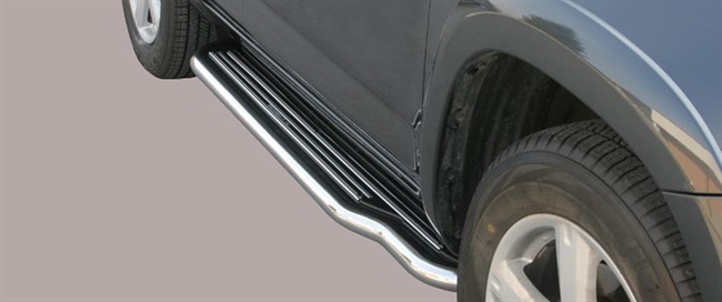 Trinbrædder i rustfri stål - Fås i sort og blank - Lang model fra Mach til Toyota Rav4 årg. 05-09