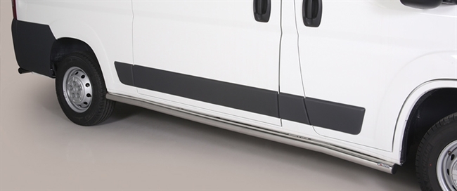 Side bars fra Mach i rustfri stål - Fås i sort og blank til Fiat Ducato årg. 06+ mellemkort model
