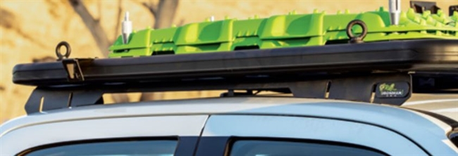 Beslag til montering af Atlas tagbagagebærer fra Ironman4x4 på Toyota Landcruiser 150