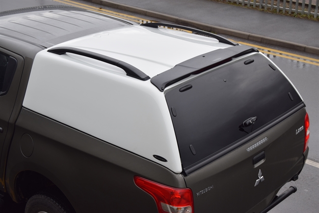 Hardtop Carry Boy 560 uden side ruder til Mitsubishi L200 Double Cab årg. 15-19