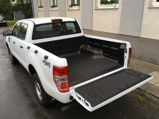 Ladindsats/bedliner - Under rail kompatibel med originale lastkroge til Ford Ranger Double Cab Årgang 2012-