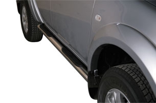 Side bars med trin i rustfri stål - Blank til L200 double cab årg. 10>