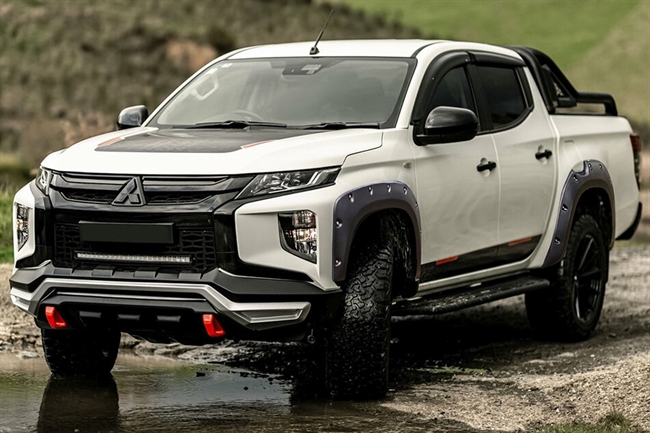 Skærmforøger til Mitsubishi L200 double cab årg. 19+ 45mm sort (modeller uden AdBlue)