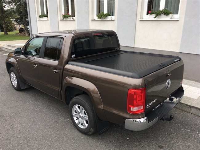 Roll cover - Sort Mountain Top fra RealTruck til VW Amarok D/C 2010-2022