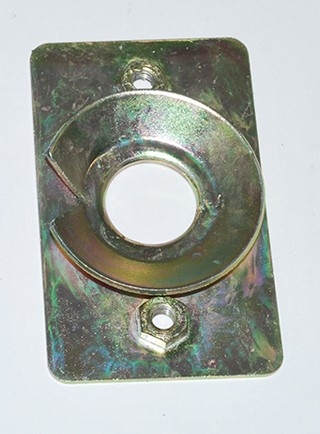 Beslag til motorhjelmslås på Land Rover Defender