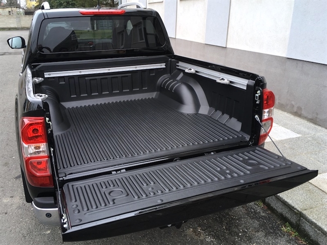 Ladindsats/bedliner - Under rail til Nissan Navara NP300 & Mercedes X-Class Double Cab
