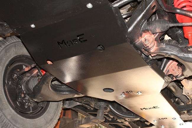 Undervognsbeskyttelse - Motor i stål til Toyota Land Cruiser J150 14-17