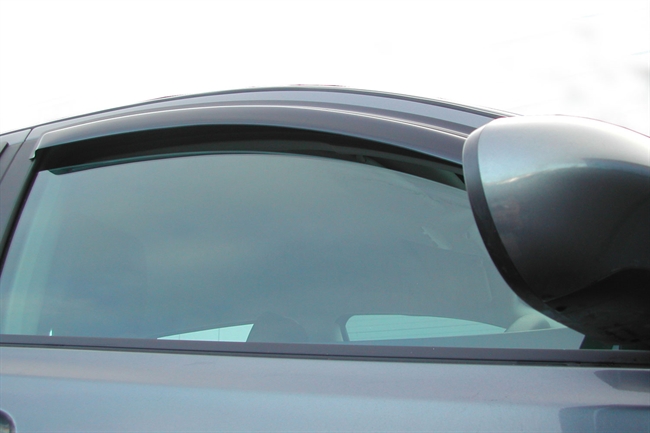 Vindafviser/Wind deflectors front Qashqai årg. 07-13