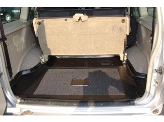 Bagagerumsmåtte til Ford Maverick & Nissan Terrano 2 5 dørs årg. 96+