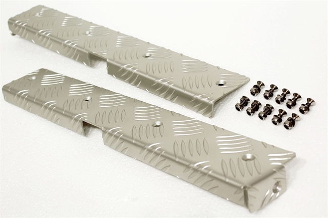 Beskyttelsesplade i alu til bagerste hjørner på Land Rover Defender 110 Årgang 2007+