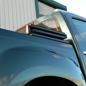Hard Cover Tri-Fold til Mitsubishi L200 Double Cab Årgang 2010-2015
