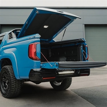 Ladtop fra Alpha SC-Z sport lakeret i bilens originale farve med centrallås til VW Amarok årgang 2023+