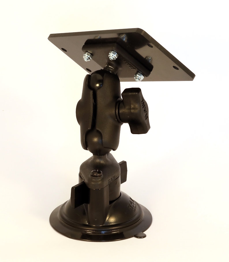 Holder med sugekop til montering på rude