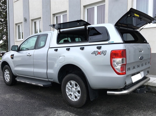 Hardtop fra Aeroklas med Pop-up sidevinduer og centrallås lakeret i bilen\'s farve til Ford Ranger Extra Cab Årgang 2012-