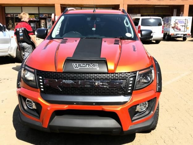 Motorhjelms facelift fra Raptor til Ford Ranger PX II årg. 16+