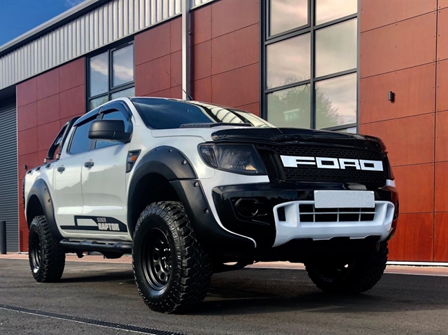 Skærmforøger til Ford Ranger Double Cab årg. 16-19 30mm sort 