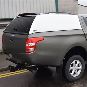 Hardtop Carry Boy Commercial med centrallås, lakeret i bilens originalfarve til Fiat Fullback D/C Årgang 2016-2019