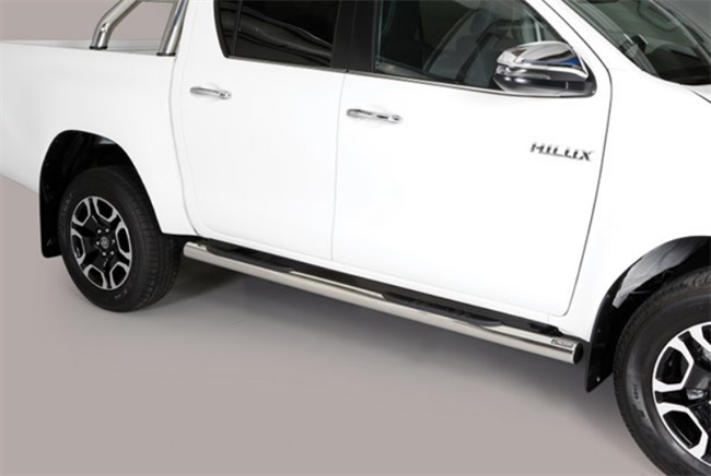 Side bars med trin fra Mach i rustfri stål - Fås i sort og blank til Toyota Hilux Double Cab årg. 21+