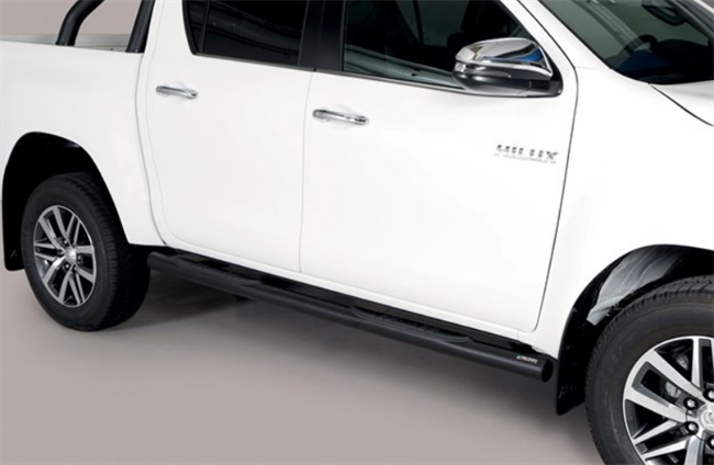 Side bars med trin i rustfri stål - Sort til Toyota Hilux Double Cab årg. 21+