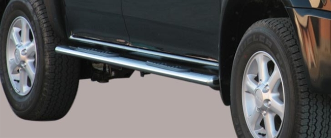 Side bars ovale med trin fra Mach i rustfri stål - Fås i sort og blank til Isuzu D-Max Double Cab årg. 07-12