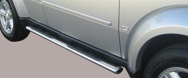 Side bars ovale med trin fra Mach i rustfri stål - Fås i sort og blank til Dodge Nitro