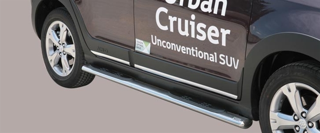 Side bars ovale med trin fra Mach i rustfri stål - Fås i sort og blank til Toyota Urban Cruiser 09+