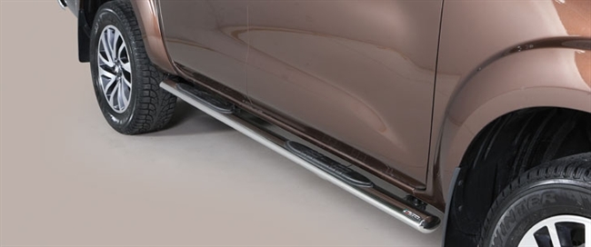 Side bars med trin fra Mach i rustfri stål - Fås i sort og blank til  Nissan NP300 årg. 16>