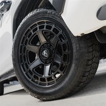 Alu. fælg Predator Wolf 20'' i Matsort til Toyota Hilux Årgang 2016+