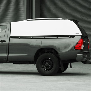 Hardtop Carry Boy Commercial - Lakeret i bilens originalfarve til Toyota Hilux Single Cab Årgang 2016+