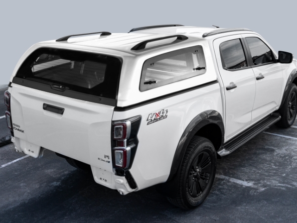 Hardtop fra Aeroklas m/pop-up sidevinduer med centrallås lakeret i bilen\'s farve til Isuzu D-Max Double Cab Årgang 2012-2020