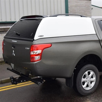 Hardtop Carry Boy Commercial lakeret i bilens originalfarve til Mitsubishi L200 D/C Årgang 2019-2021