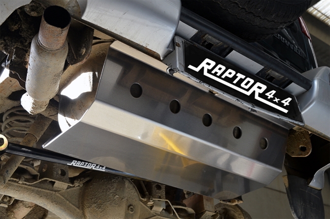 Undervognsbeskyttelse - Tank til Nissan Terrano