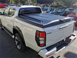 Ladtop fra Pro-Form Sportlid V Primet/Sort grynet overflade med centrallås til Mitsubishi L200 + Fiat Fullback Double Cab Årgang 2015-