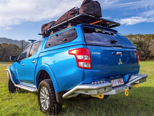 Hardtop fra Aeroklas m/pop-up side vinduer med centrallås til Mitsubishi/Fiat Double Cab lakeret i bilen\'s farve Årgang 2015-