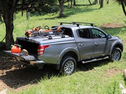 Ladtop fra Pro-Form Sportlid V Lakeret i bilens originalfarve med centrallås til Mitsubishi Double Cab Årgang 2015-