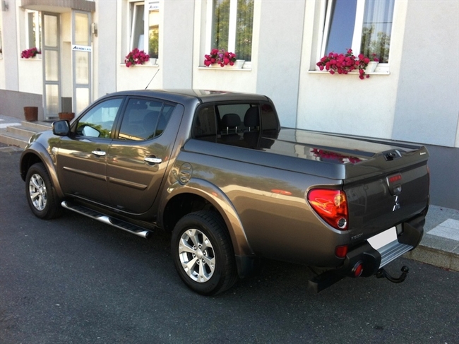 Ladtop Aeroklas Speed hard cover lakeret i bilens originalfarve til Nissan Navara D40 Double Cab Årgang 2005-2015