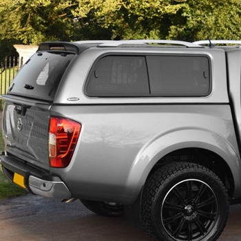 Hardtop Carryboy 560 i bilens originalfarve til Nissan Navara NP300 D/C Årgang 2016+