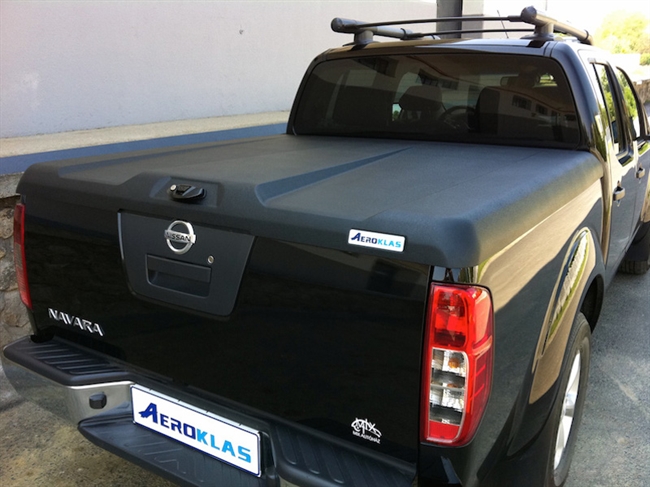 Ladtop Aeroklas Speed hard cover i sort grynet overflade til Nissan Navara Double Cab Årgang 2005-2015