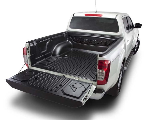 Ladindsats/bedliner - Under rail C-Channel fra Aeroklas til Nissan Navara og Renault Alaskan Double Cab Årgang 2015-