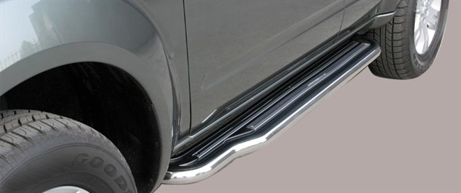 Trinbrædder i rustfri stål - Fås i sort og blank - Lang model fra Mach til Nissan Pathfinder årg. 05-10