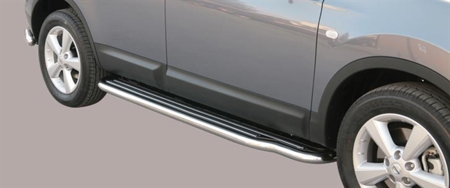 Trinbrædder (side steps) i rustfri stål - Fås i sort og blank - Ekstra lang model fra Mach til Nissan Qashqai+2 årg. 08+