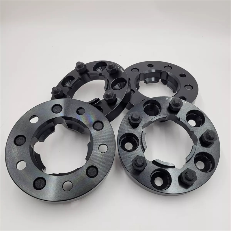 Sporforøger/Wheel spacers 30mm 5x165.1 sort til alufælge til Land Rover Defender/Discovery 1/Range Rover classic