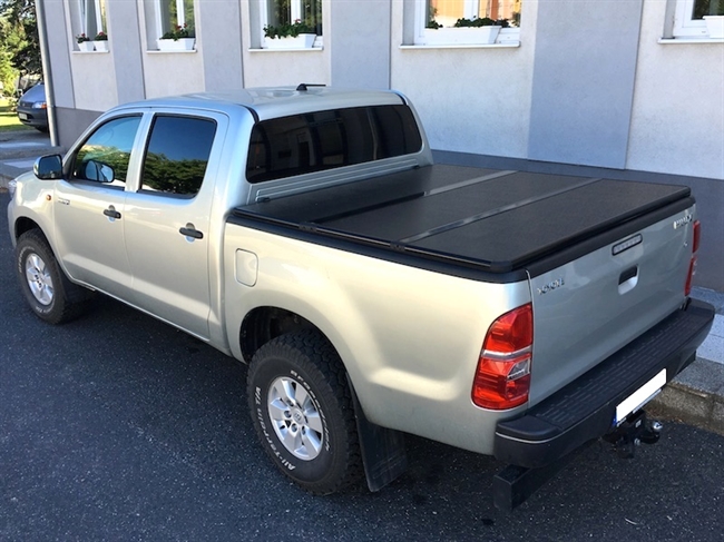 Hard Cover Tri-Fold til Toyota Hilux Double Cab årg. 2015+