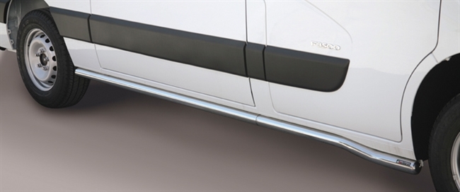Side bars i rustfri stål - Blank til Renault Master årg. 2010+; Renault Master SWB L2 (med inox-hætter) 2019+